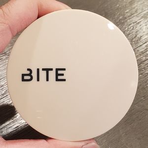 Bite Beauty Pressed Powder Foundation Tan